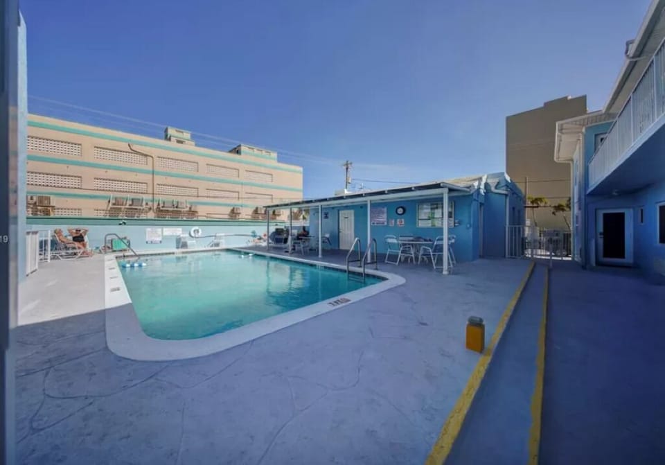 Private Pool...
