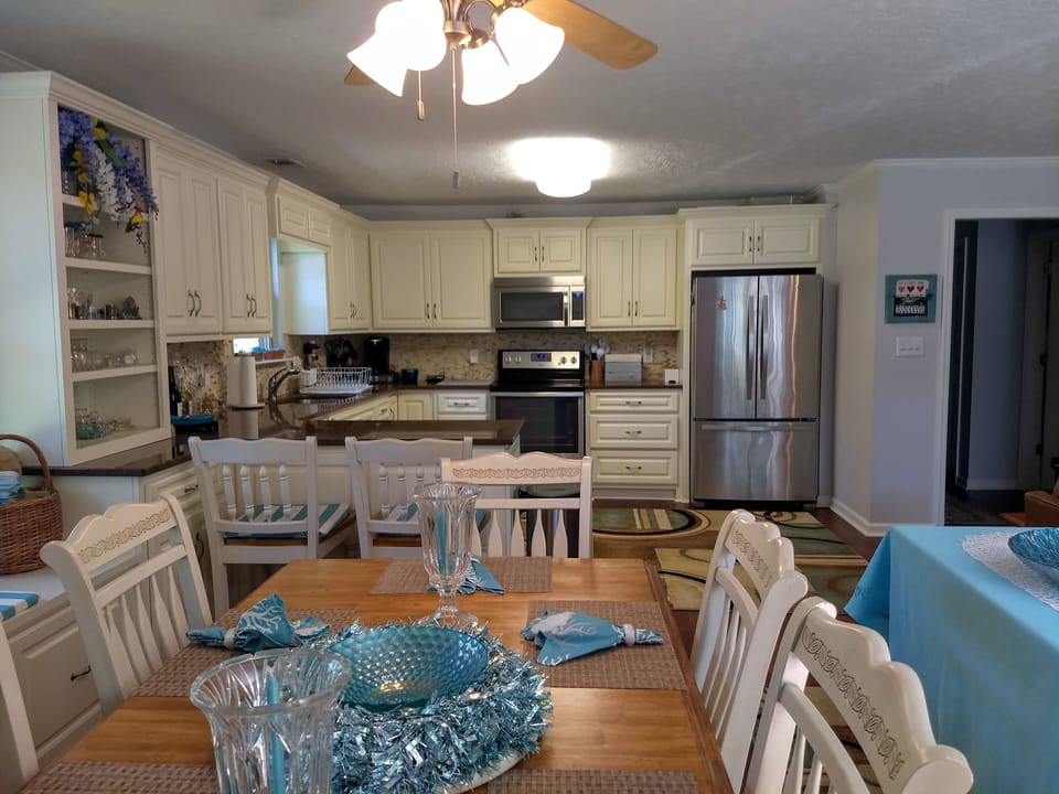 Dining Seating for six