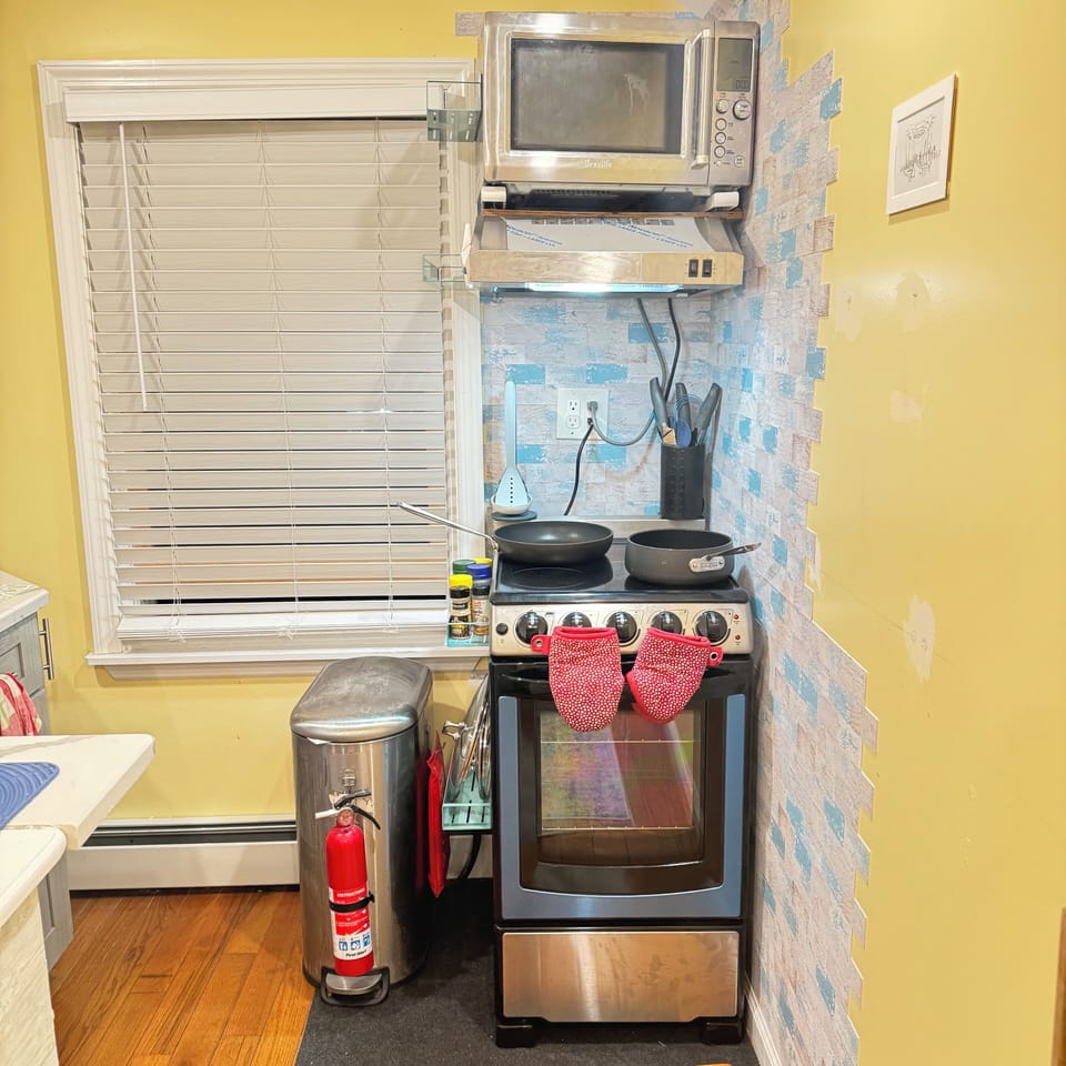 Stove /Oven & Microwave 