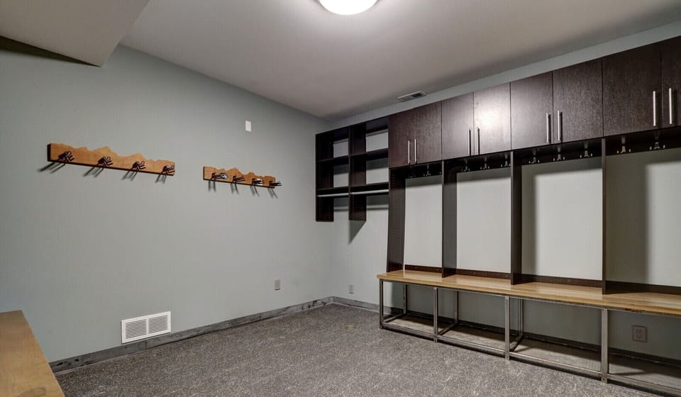 ski storage