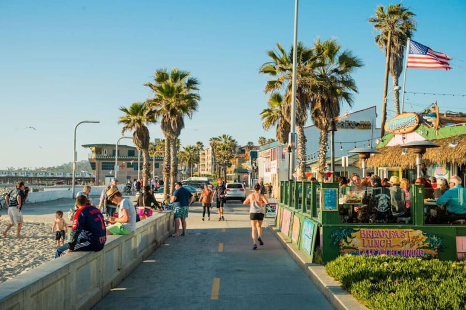 Pacific Beach boardwalk