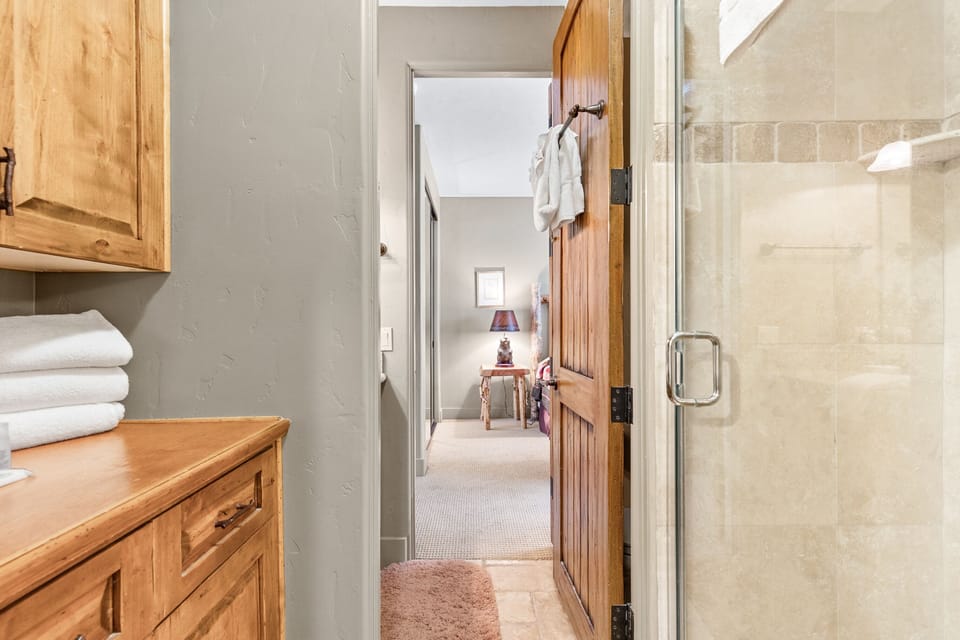 Jack and Jill bathroom connected to beaver room