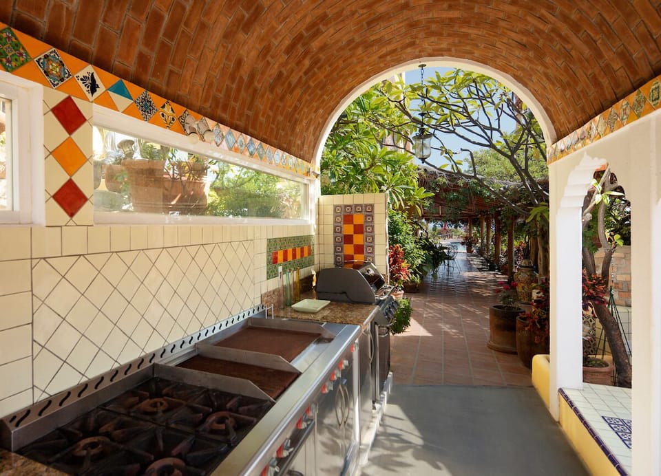 Out door kitchen.