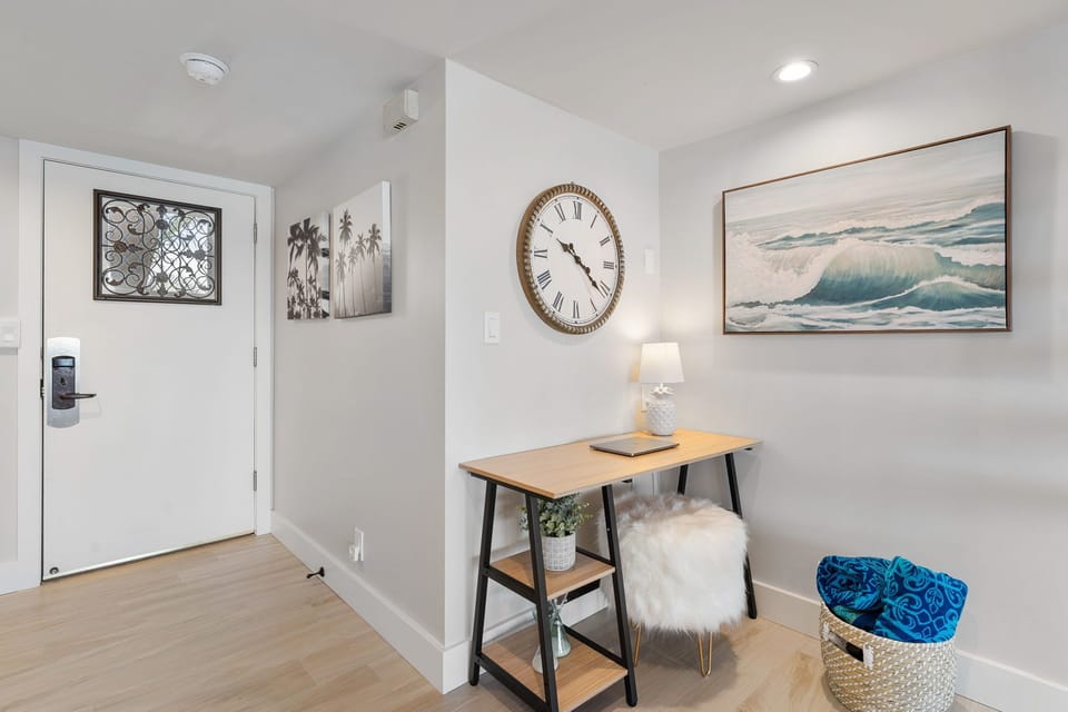 Writing desk area - perfect for working away from home