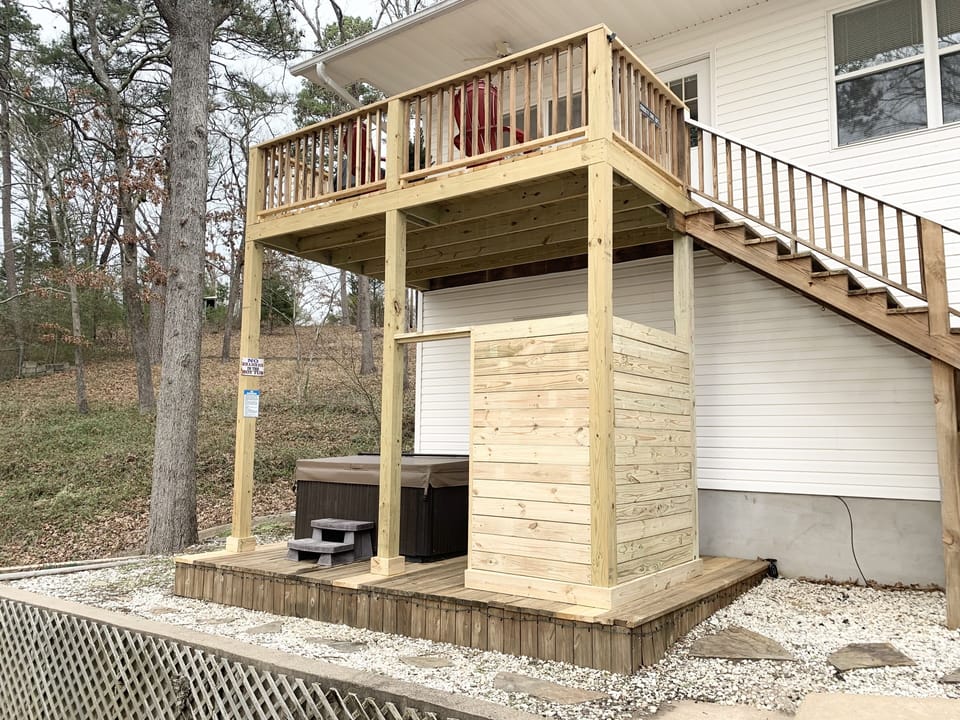 Hot tub with privacy!