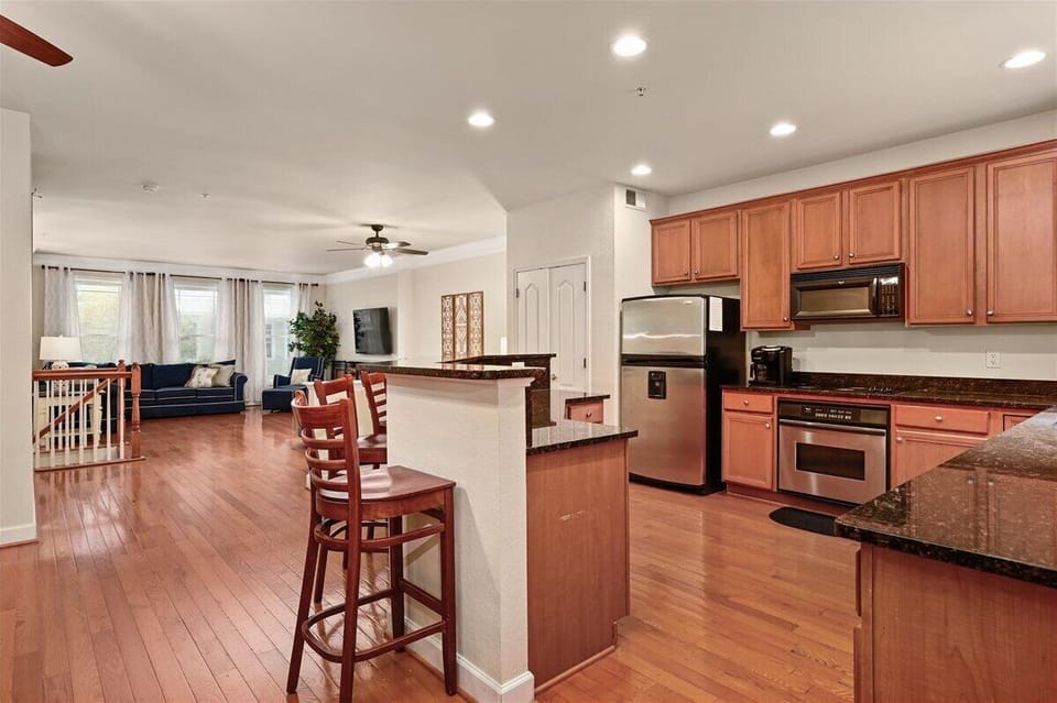 2nd Kitchen and Dining (2)