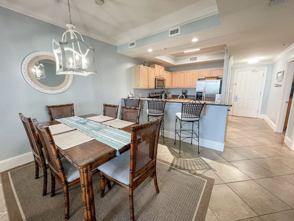 Dinning Table 