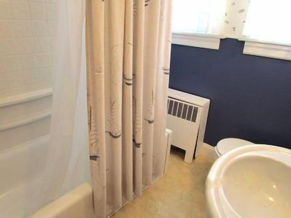 2nd Bathroom