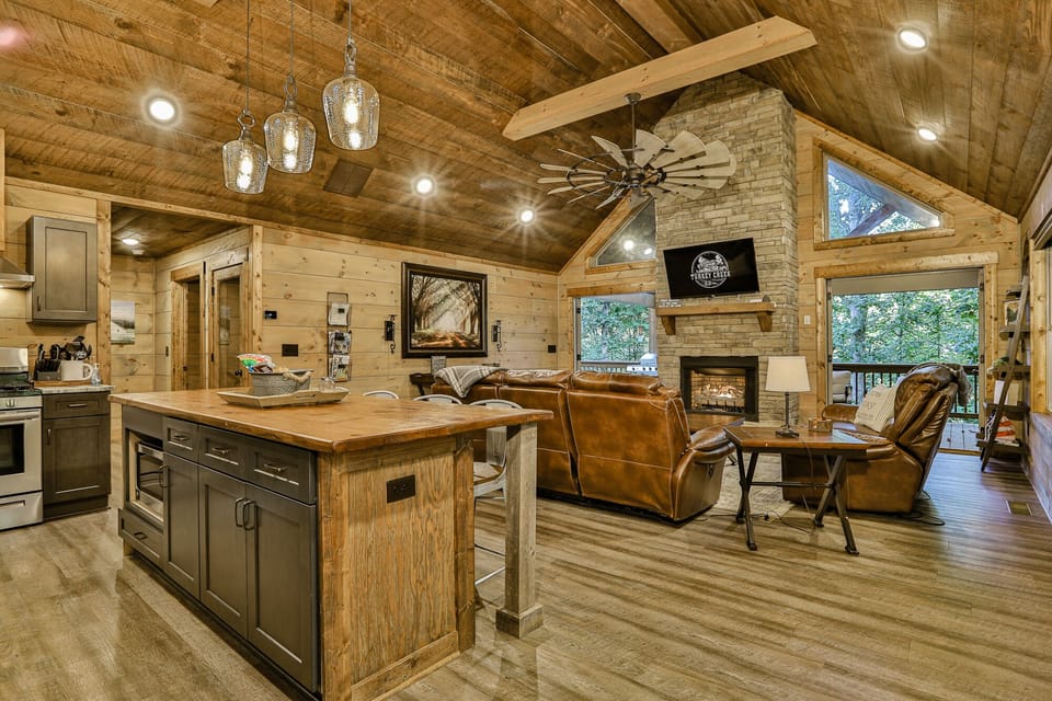 Beautiful, Modern and Open Kitchen