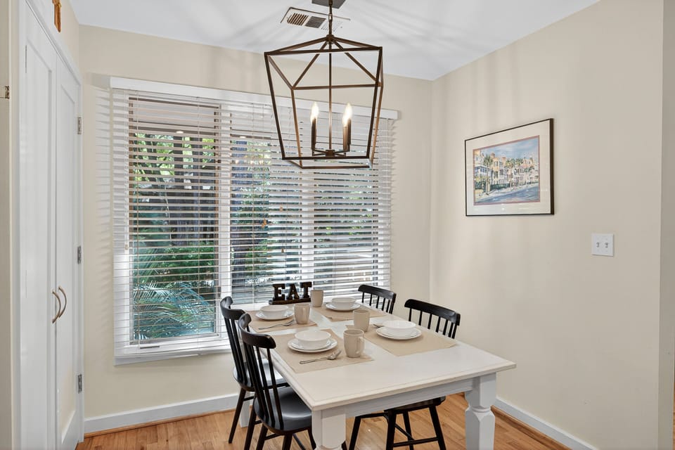 Breakfast Table in Kitchen
