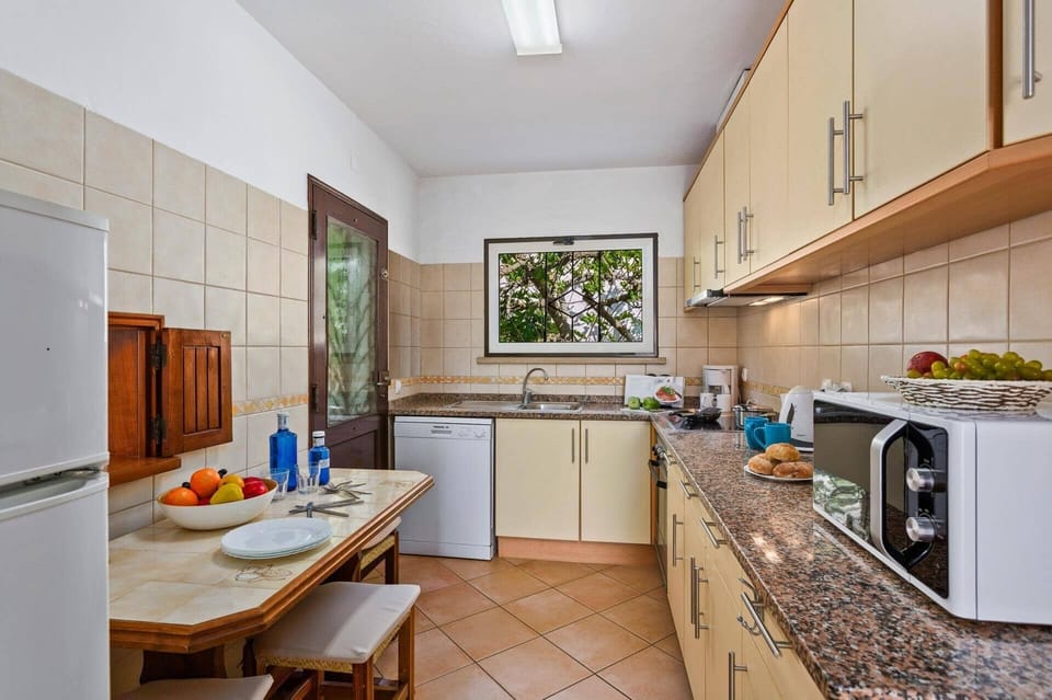 Villa Emilio Pequena image