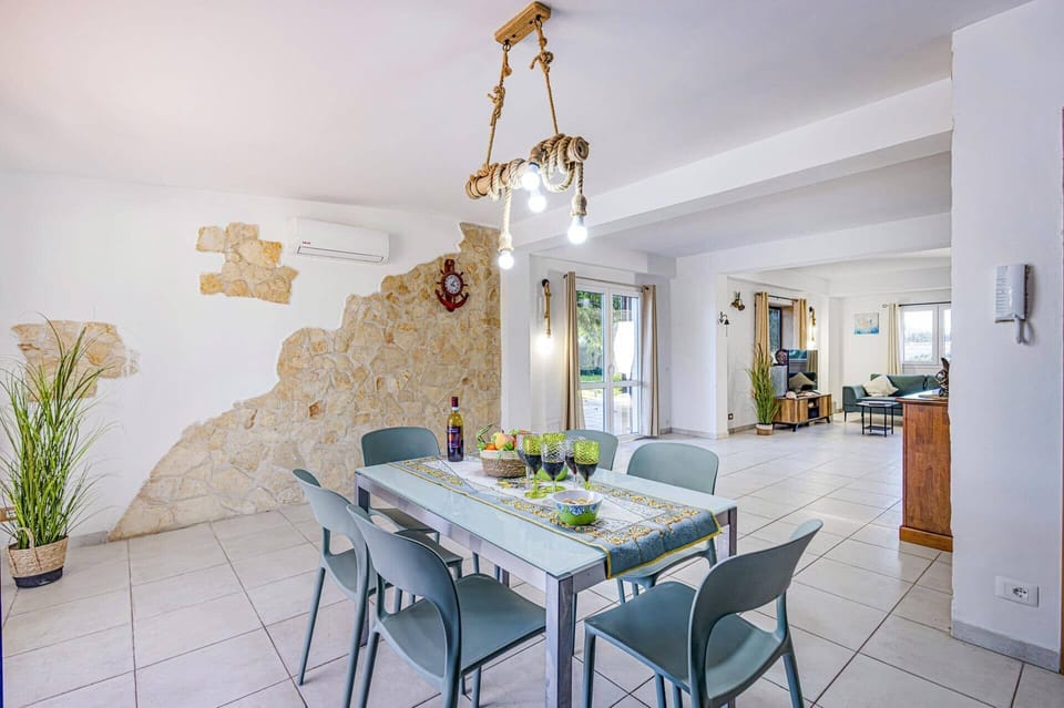 Villa Garofani image
