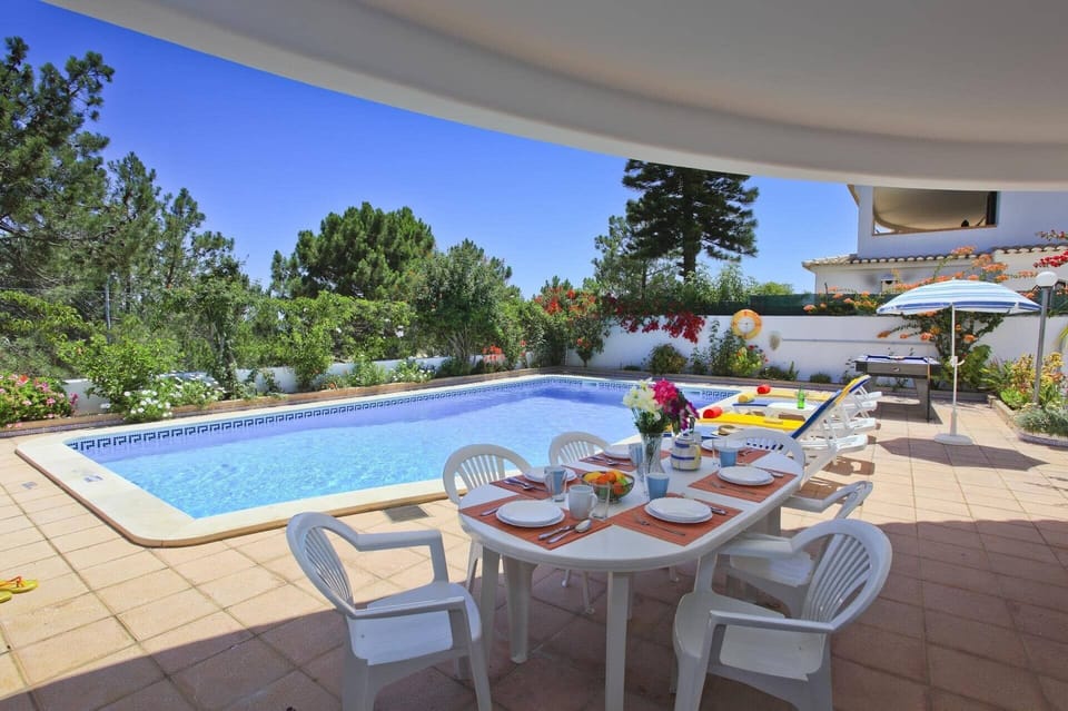 Villa Elanor image