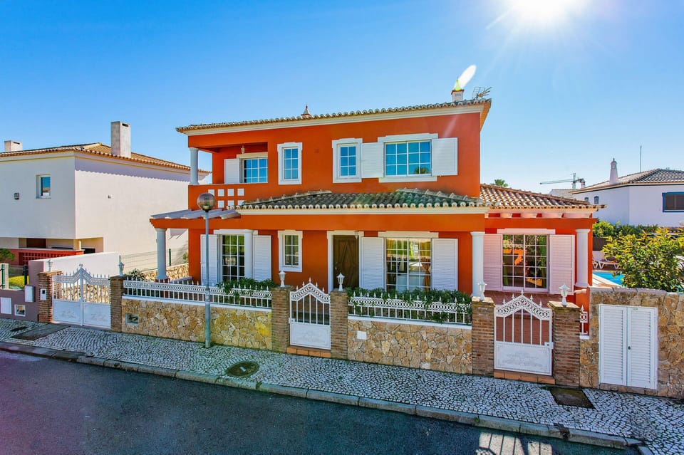 Villa Pera image