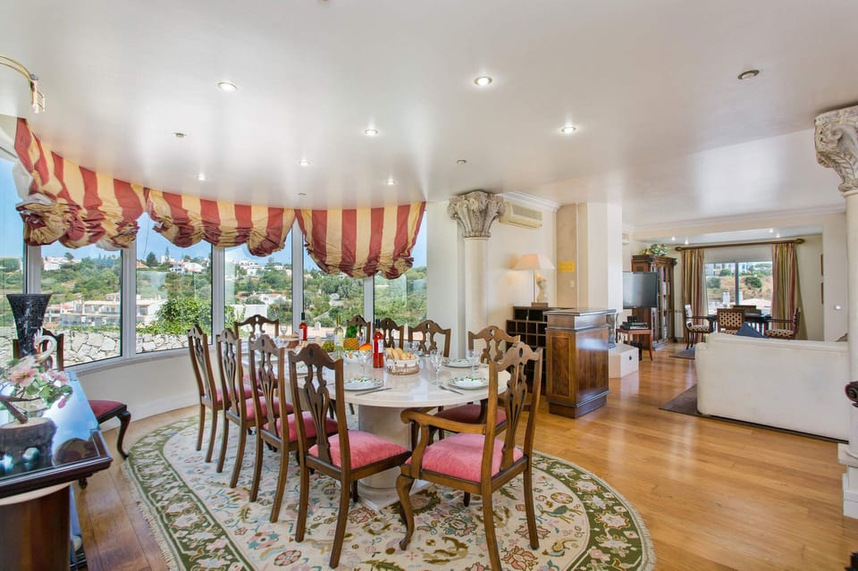 Villa Tess image