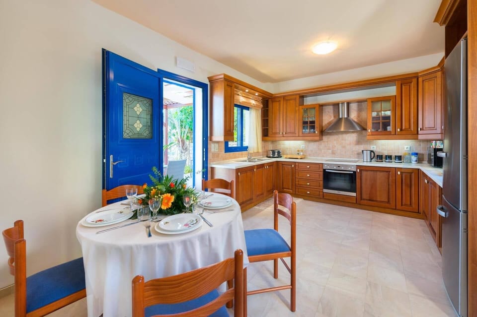 Villa Clive image