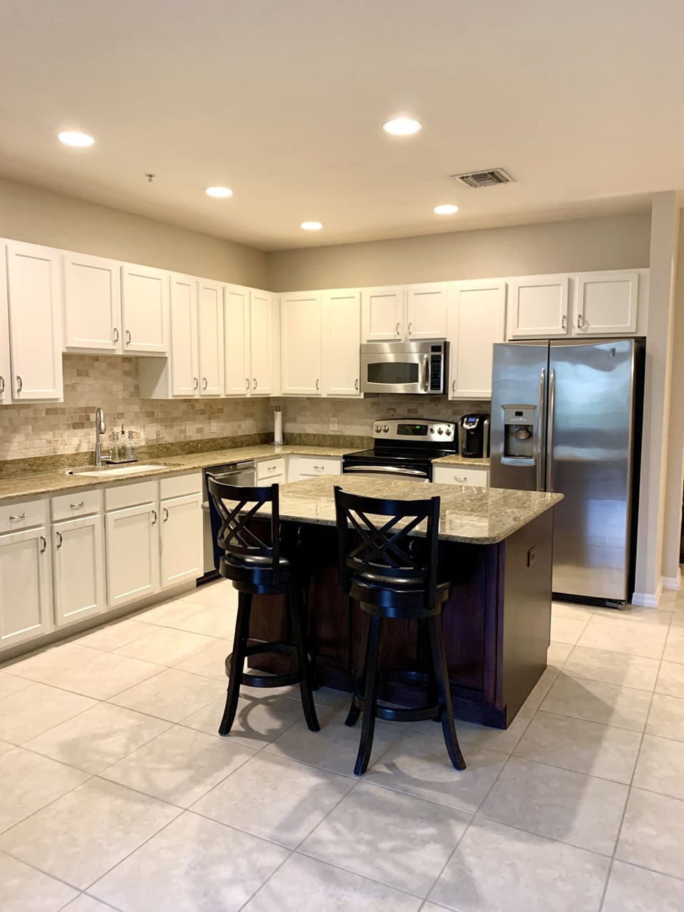 Fully equipped kitchen