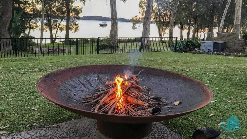 Outdoor firepit