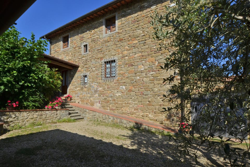 The tipical tuscan stone building