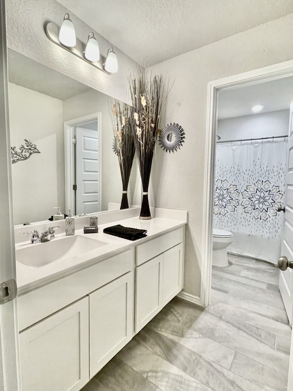 Upstairs bathroom 