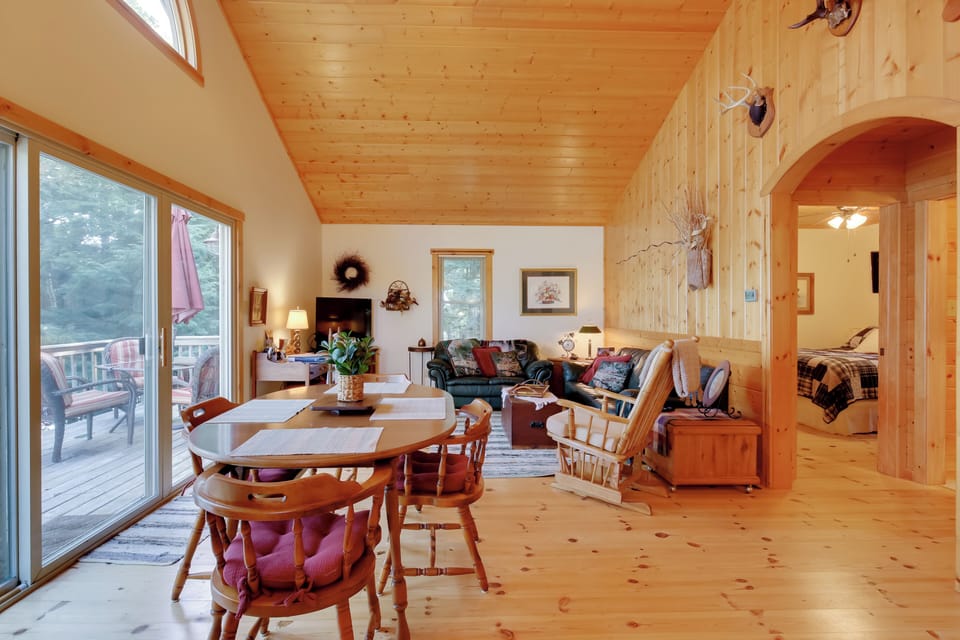 Mercer Vacation Rental Cabin | 2BR | 1BA | 1,000 Sq Ft | Steps for Access