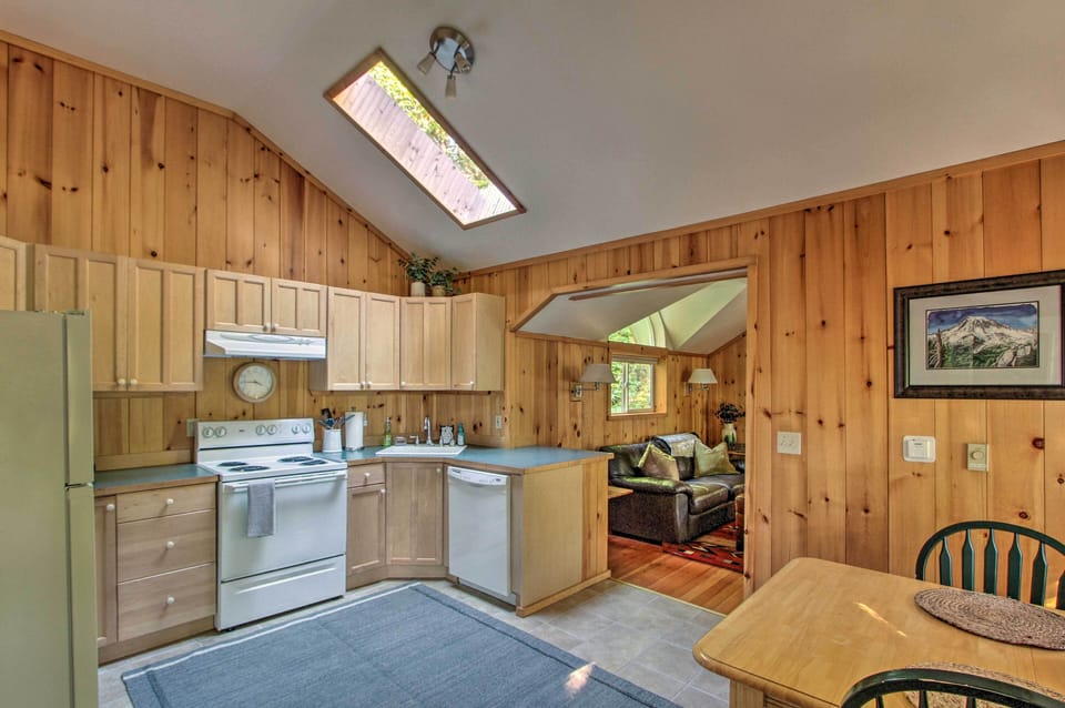 Kitchen | Dining Area