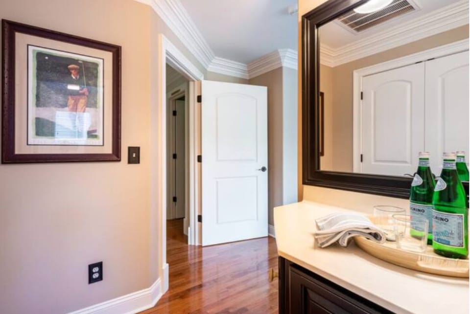 "Rooms felt like hotel suites within the house" 1/22