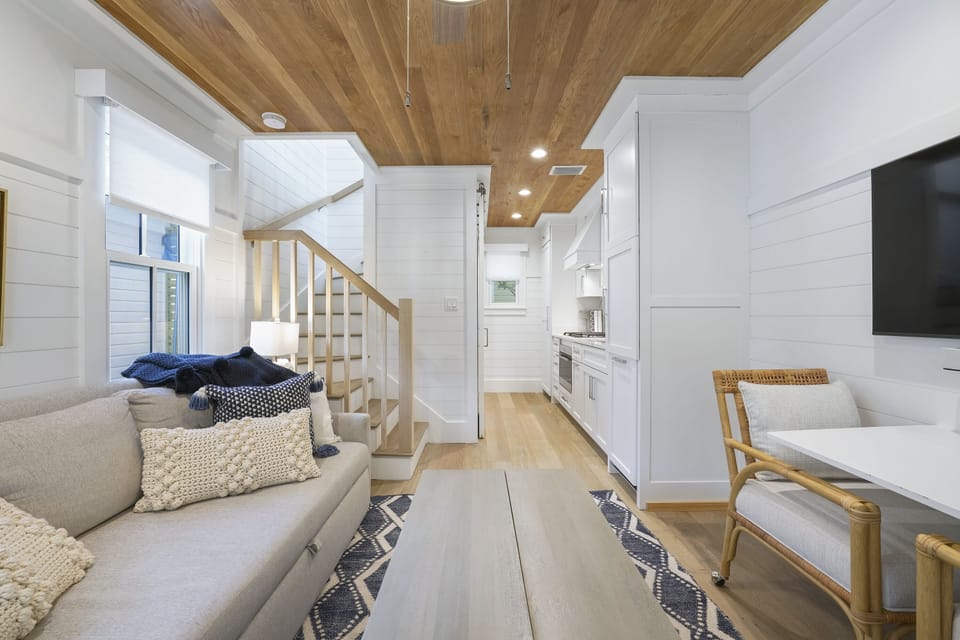OPEN LAYOUT ON TASTEFUL, COASTAL MAIN LEVEL, SLEEPS 4