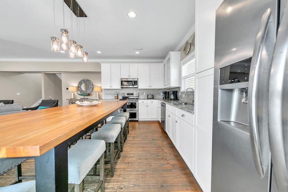 2nd Floor Eat In Kitchen