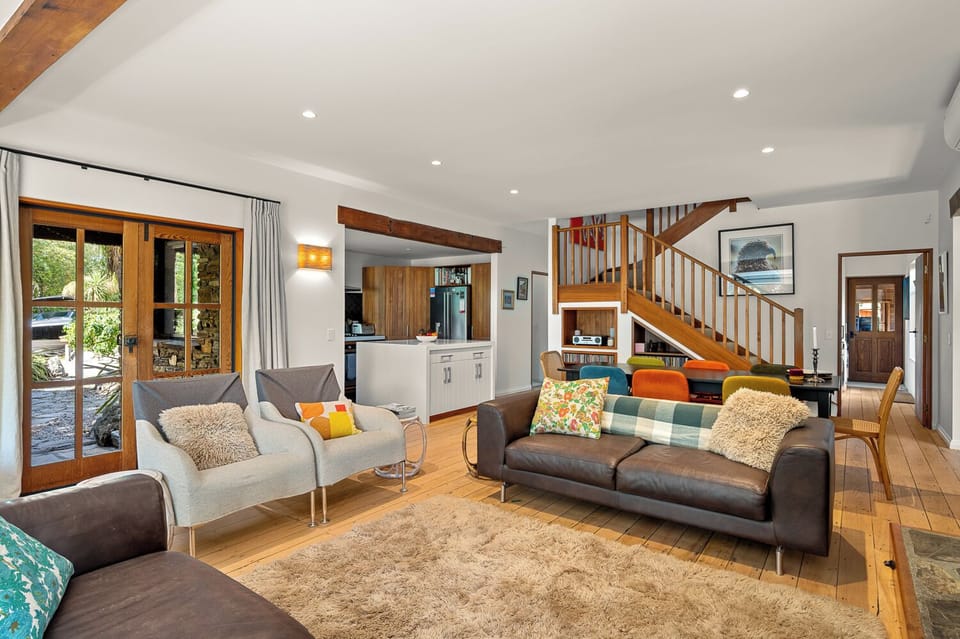 Living Room (2)