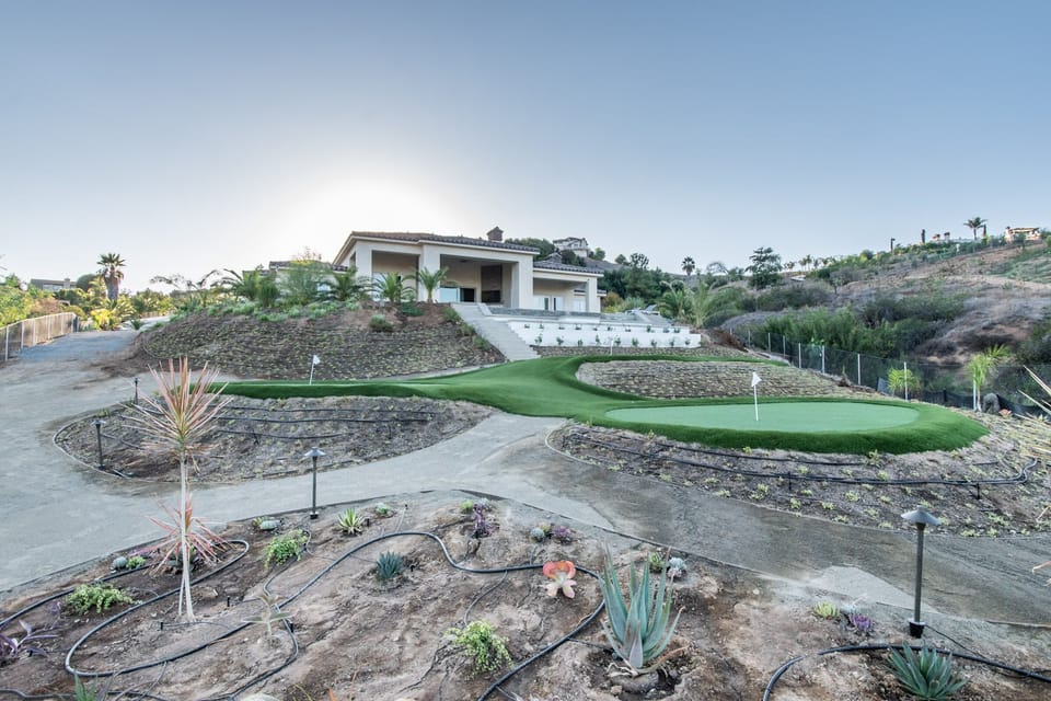 Backyard-your own mini golf!