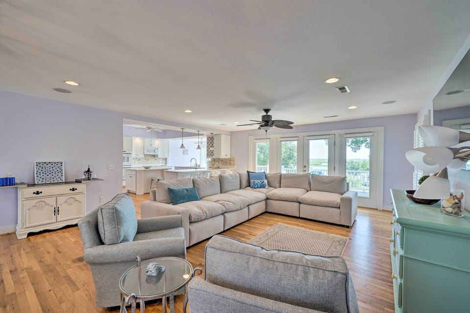 Living Room | 2nd Floor