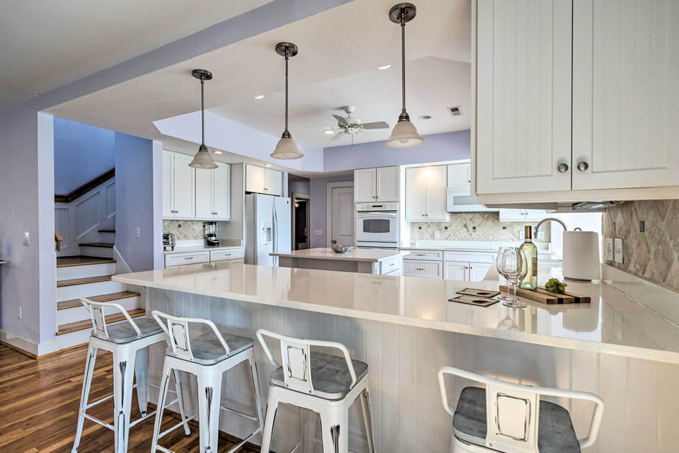 Kitchen | Dishware/Flatware | Trash Bags/Paper Towels