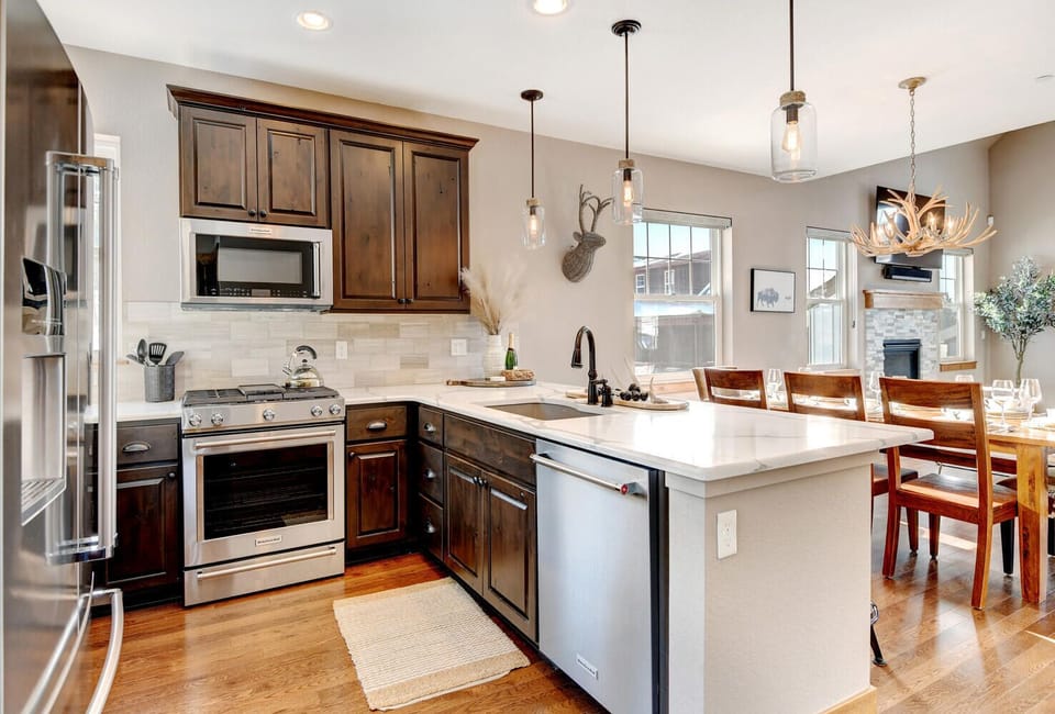 Fully Equipped Chef's Kitchen