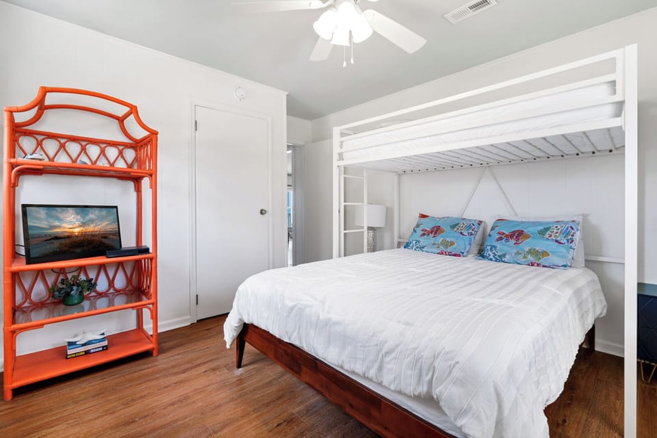 Guest Bedroom 4