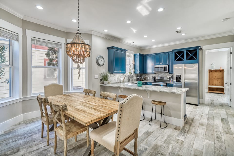 1st Floor Dining & Kitchen Area