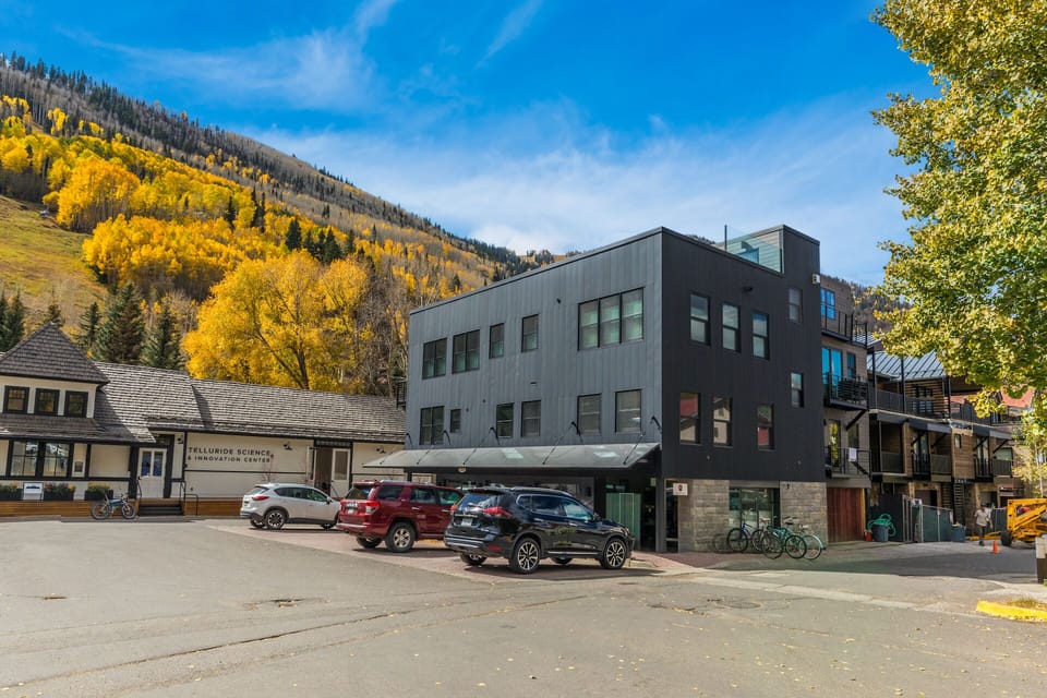 Gold Dust Crossing Building