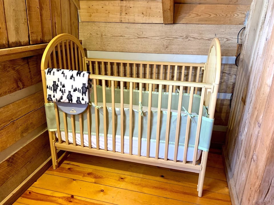 Crib in bedroom 3