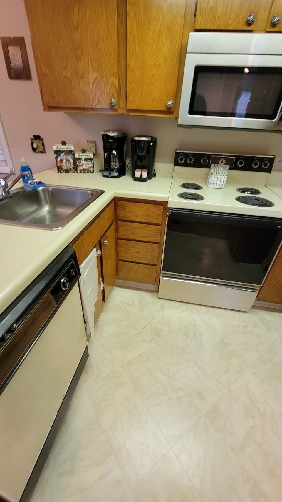 Small but well furnished kitchen