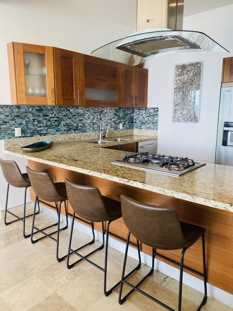Well equipped kitchen.