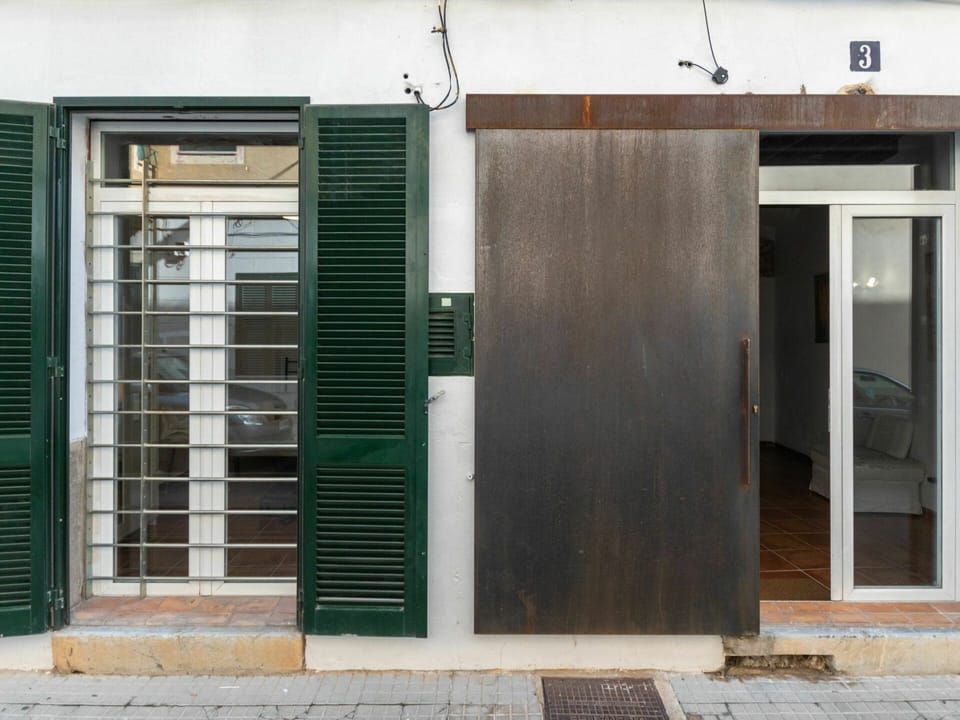Door, Rectangle, Wood, Shade, Automotive Exterior, Building, Home Door, Composite Material, Facade
