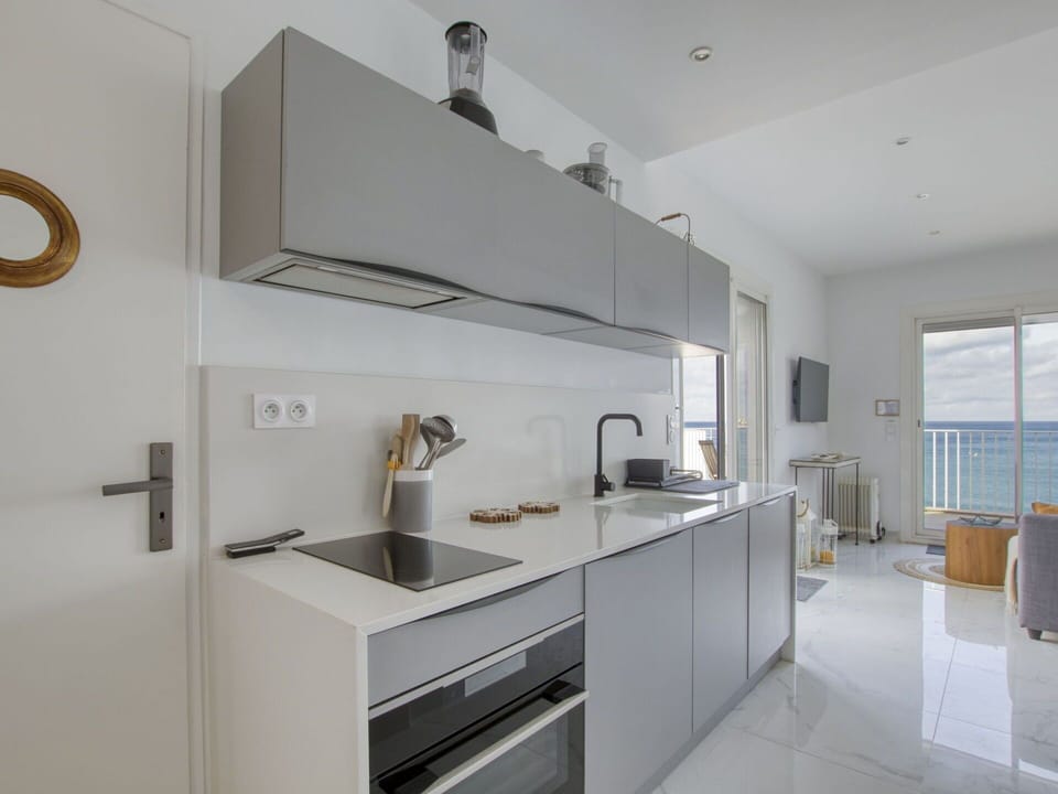 Plant, Property, Building, Natural Landscape, Tree, Land Lot, House, Cottage, Landscape, Residential Area