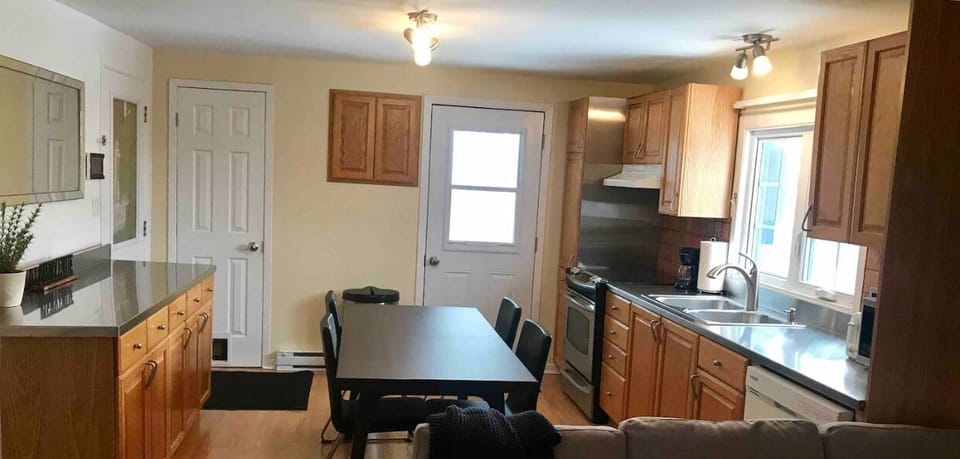 2-bedroom condo 15 min Montreal downtown Apartment in Longueuil