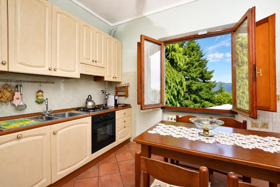 Kitchen and dining area