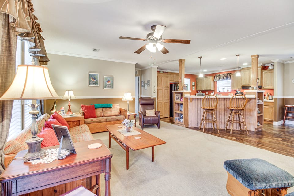 Living Area | Free WiFi | Central A/C | Smart TV