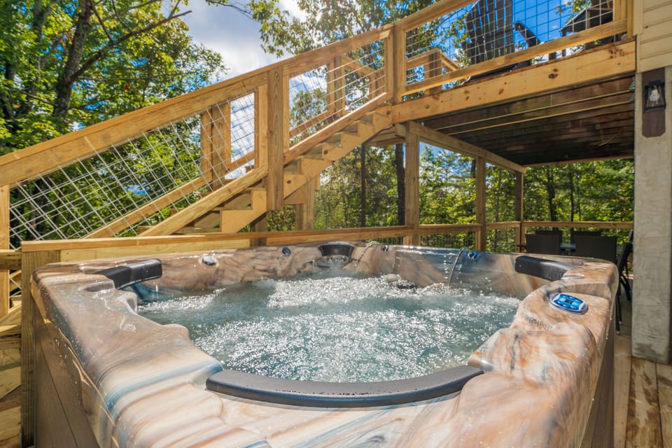 Outdoor spa tub