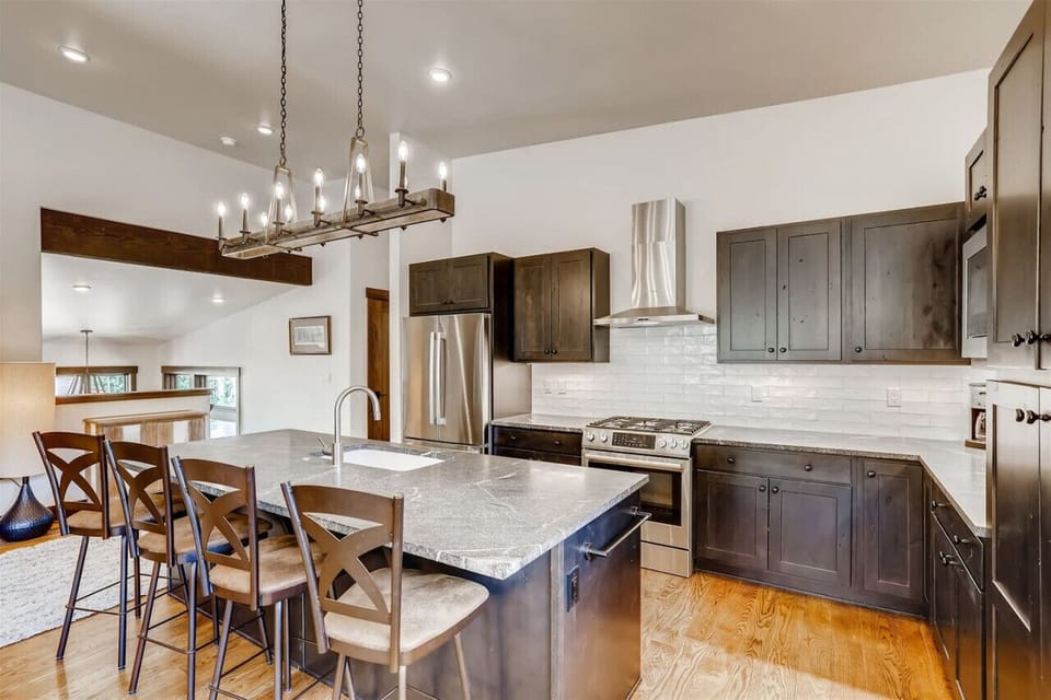 Luxury full-sized kitchen