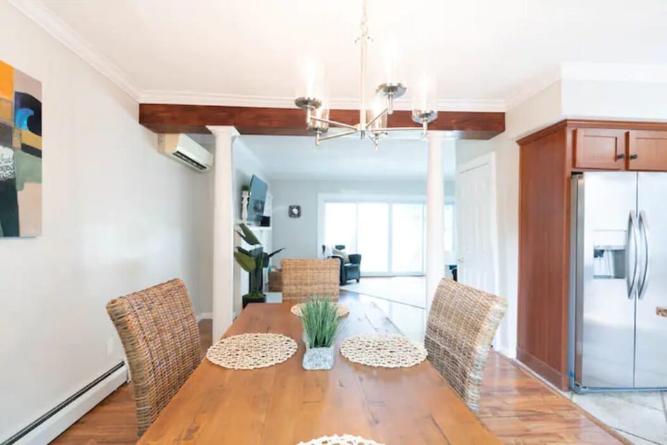 Dining area. 