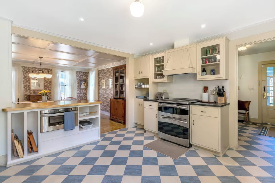 Kitchen looking toward dining room and mud room.