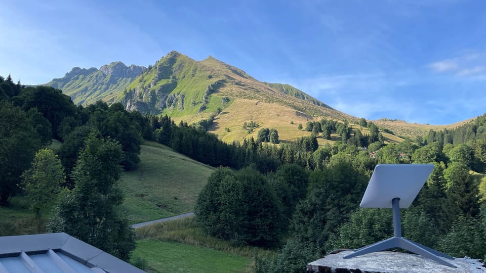 Wifi par satellite très haut débit. Visiconférence, télétravail, streaming 4k.